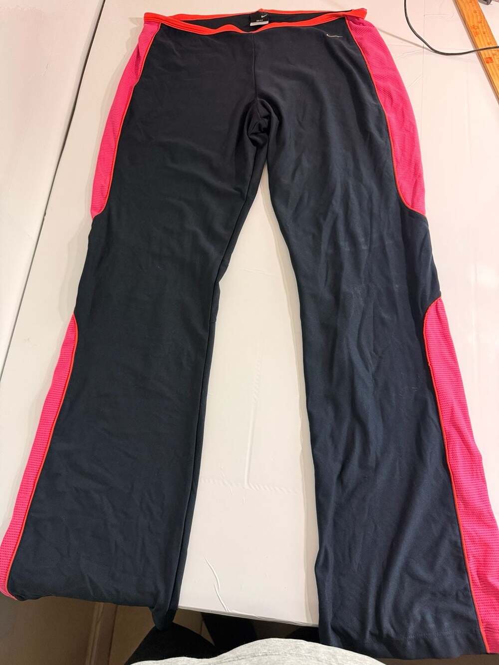 Nike Dri-Fit Black and Pink Athletic Pants Size L (12-14)